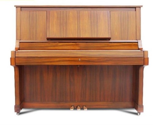 Upright Piano Yamaha W101
